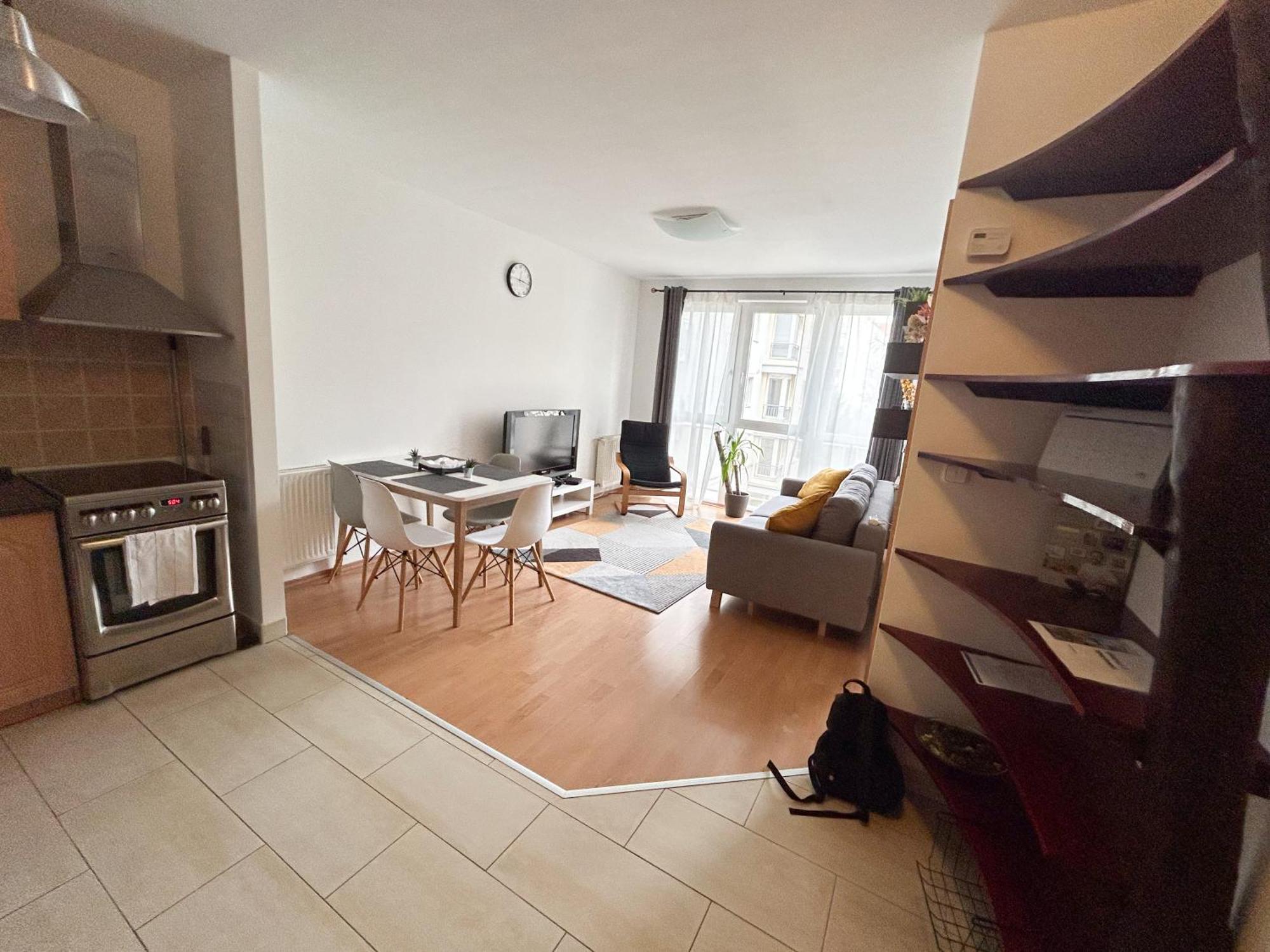 Apartament District 9 *